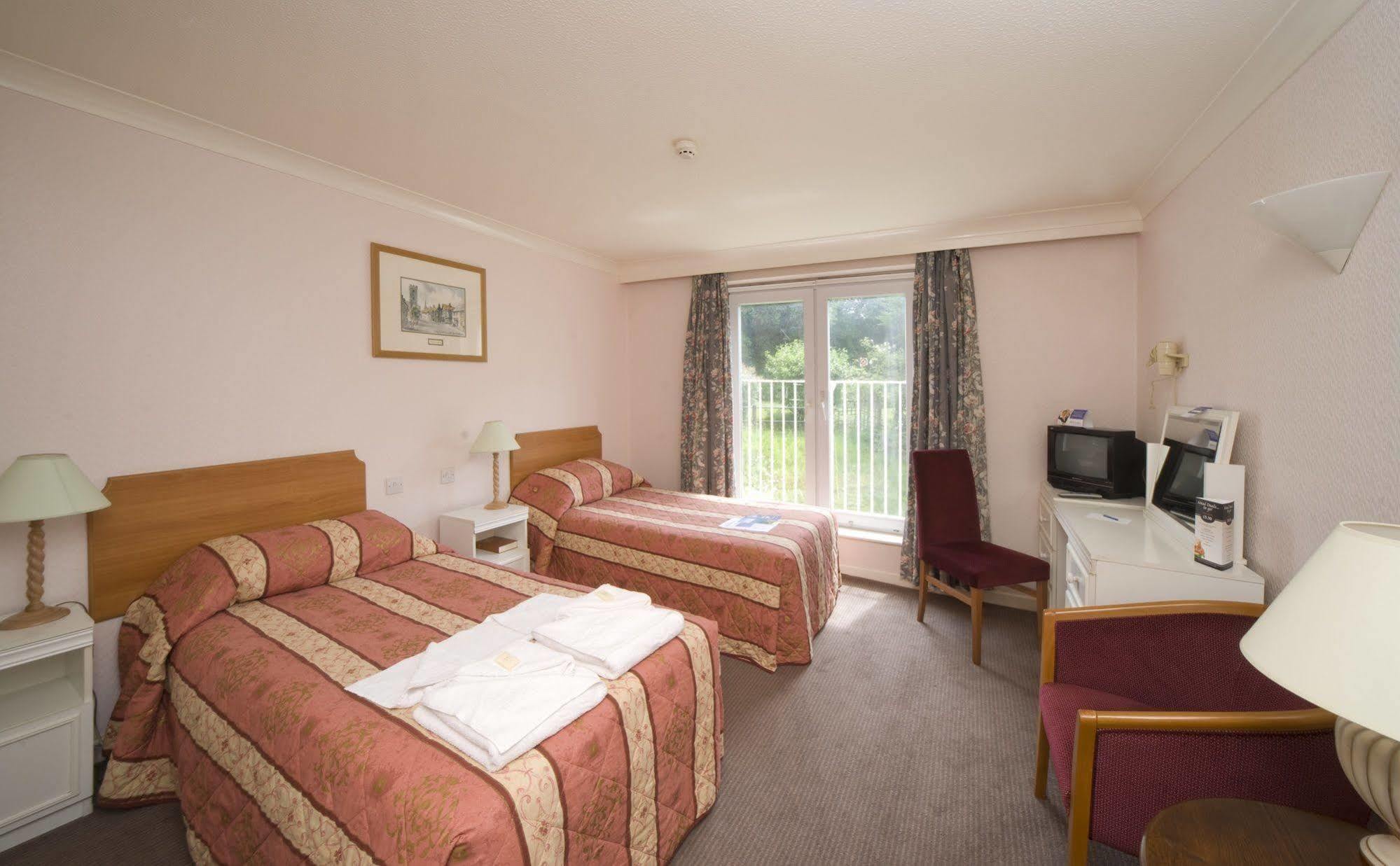 The Broadway Park Hotel Sandown Exterior foto